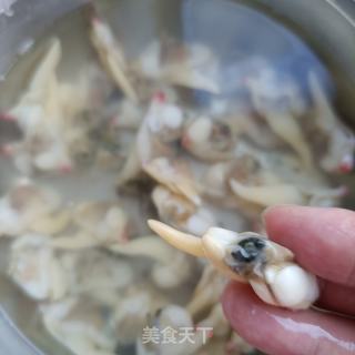 蛤蜊肉炒莴笋的做法步骤：1