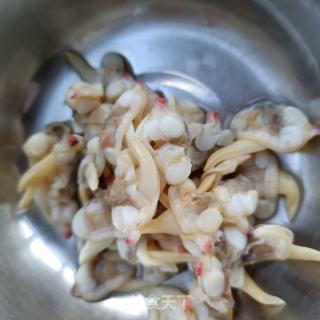 蛤蜊肉炒莴笋的做法步骤：2