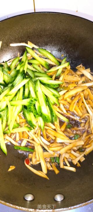 杏鲍菇拌黄瓜的做法步骤：6