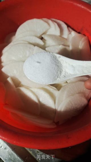 酸爽白萝卜的做法步骤：4