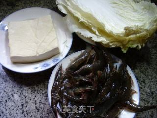 大白菜虾仁烧豆腐的做法步骤：1