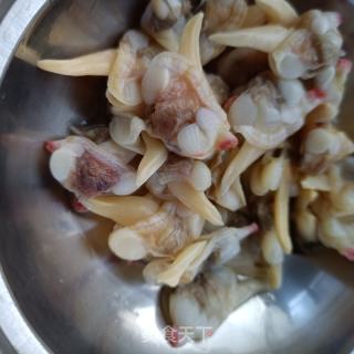 木耳蛤蜊肉炒韭菜的做法步骤：5