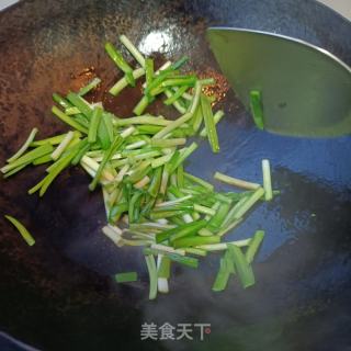 木耳蛤蜊肉炒韭菜的做法步骤：7