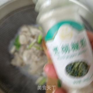 蒜苗炒生蚝的做法步骤：6