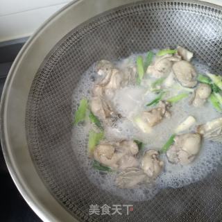 蒜苗炒生蚝的做法步骤：9