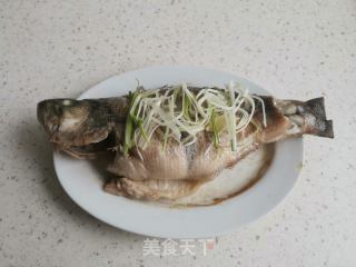 清蒸鲈鱼的做法步骤：6