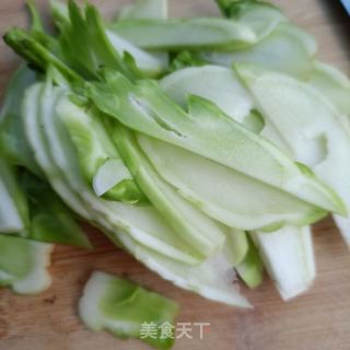 木耳鸡蛋拌儿菜的做法步骤：2
