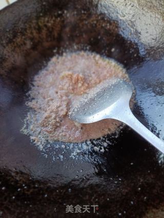 鸡蛋虾酱炒鱼杂的做法步骤：7