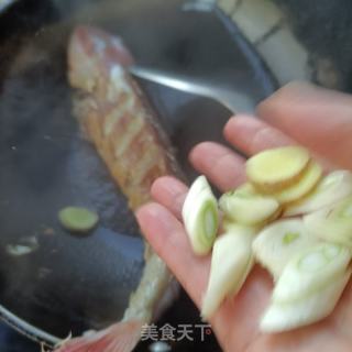 烧红头鱼的做法步骤：5