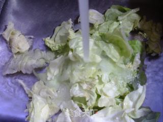 鸡蛋牛心菜炒荞麦粑粑的做法步骤：3