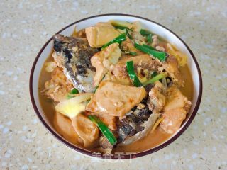 鱼头焖豆腐的做法