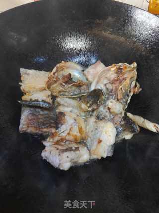 鱼头焖豆腐的做法步骤：6