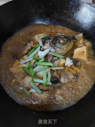 鱼头焖豆腐的做法步骤：11
