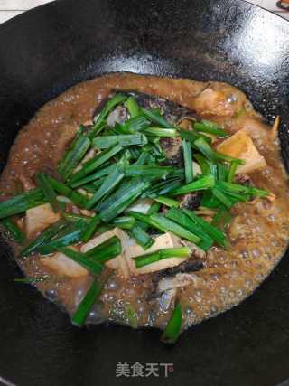 鱼头焖豆腐的做法步骤：12
