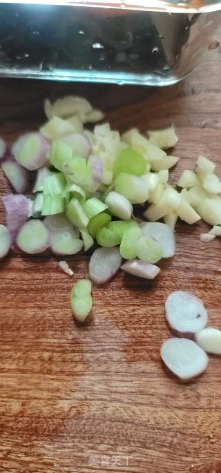 杂菜炒木耳的做法步骤：3