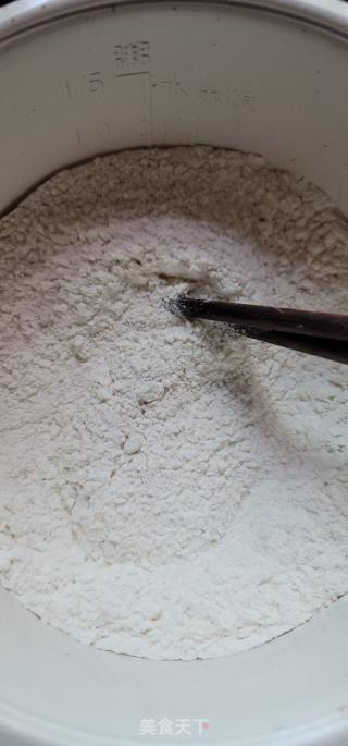 黑全麦艾草红豆卷的做法步骤：1