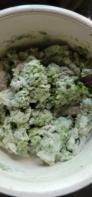 黑全麦艾草红豆卷的做法步骤：2