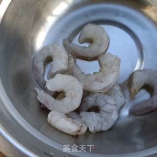 虾仁海参炒儿菜的做法步骤：5