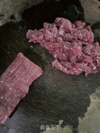 酸菜牛肉面的做法步骤：1