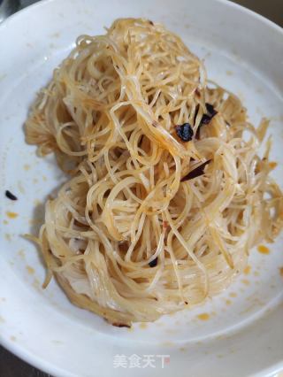 鸡杂豆芽炒连州切粉的做法步骤：3