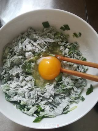 韭菜小饼的做法步骤：4