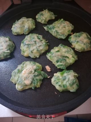 韭菜小饼的做法步骤：8