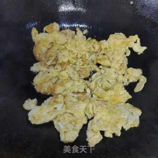 鲈鱼籽炒鸡蛋的做法步骤：9