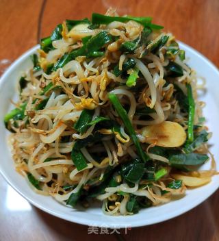 韭菜炒豆芽的做法步骤：8
