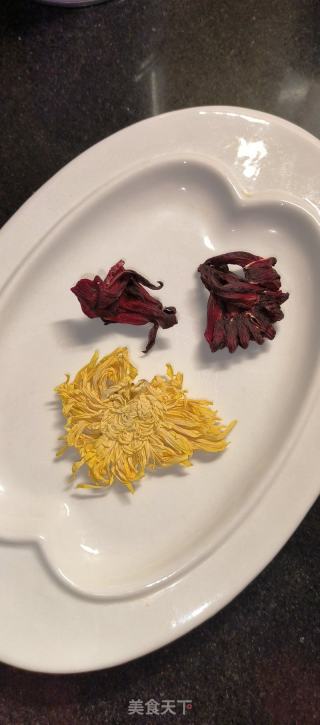 洛神菊花茶的做法步骤：1