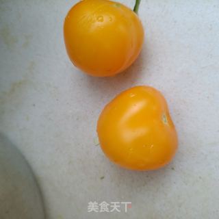 黄瓜番茄拌煮蛋的做法步骤：4