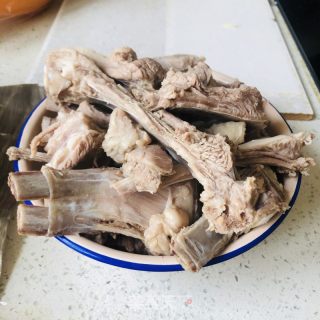 再回首红烧羊排的做法步骤：1