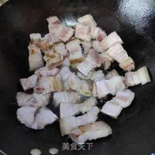 五花肉咸菜苦笋煲的做法步骤：4