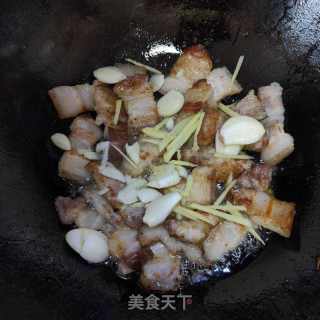 五花肉咸菜苦笋煲的做法步骤：6