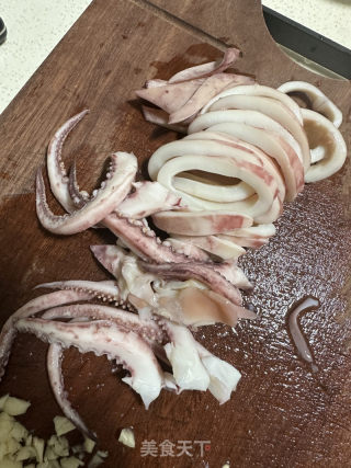 香煎鱿鱼的做法步骤：2