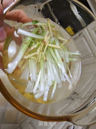 鲜肉小包子的做法步骤：1