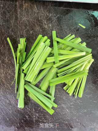 酸菜肉沫汤面的做法步骤：2