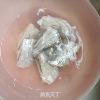 蒸带鱼的做法步骤：1