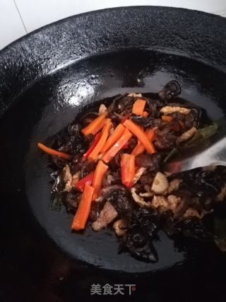 鱼香肉丝的做法步骤：8