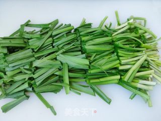 韭菜炒豆芽的做法步骤：3