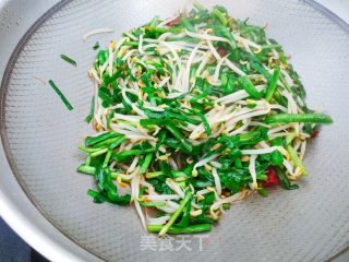 韭菜炒豆芽的做法步骤：5