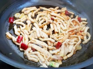 白萝卜丝炒肉的做法步骤：6
