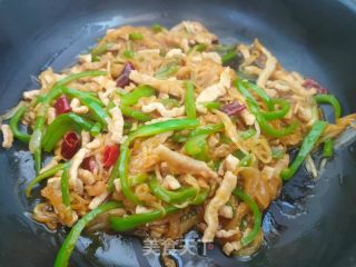 白萝卜丝炒肉的做法步骤：8