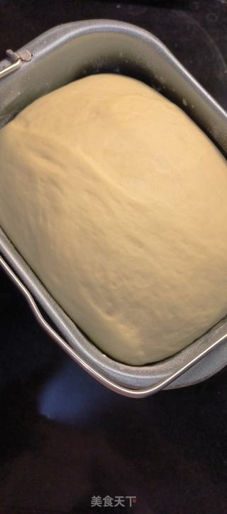 手撕肉松面包的做法步骤：2