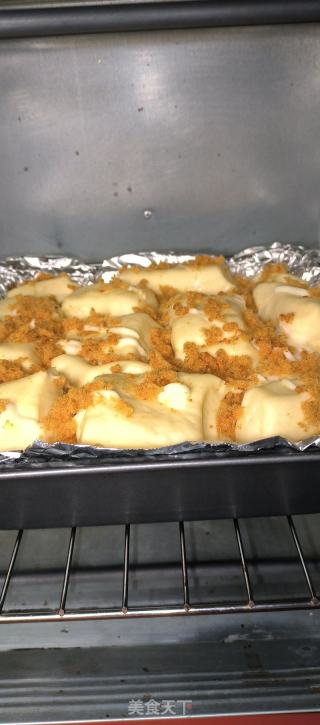手撕肉松面包的做法步骤：7