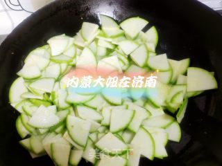 西葫鸡蛋面的做法步骤：6