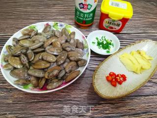 5分钟快手菜～炒油蛤的做法步骤：2