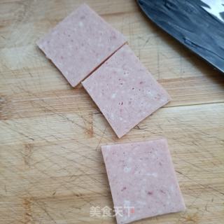 煎蛋午餐肉拌菠菜的做法步骤：8