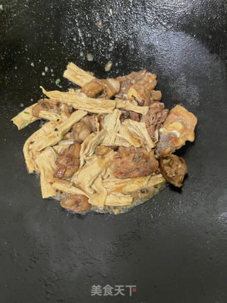 腐竹焖鸡的做法步骤：11