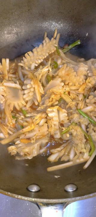 白菜炒目鱼花的做法步骤：5