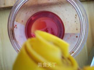 自制红心萝卜丝的做法步骤：3